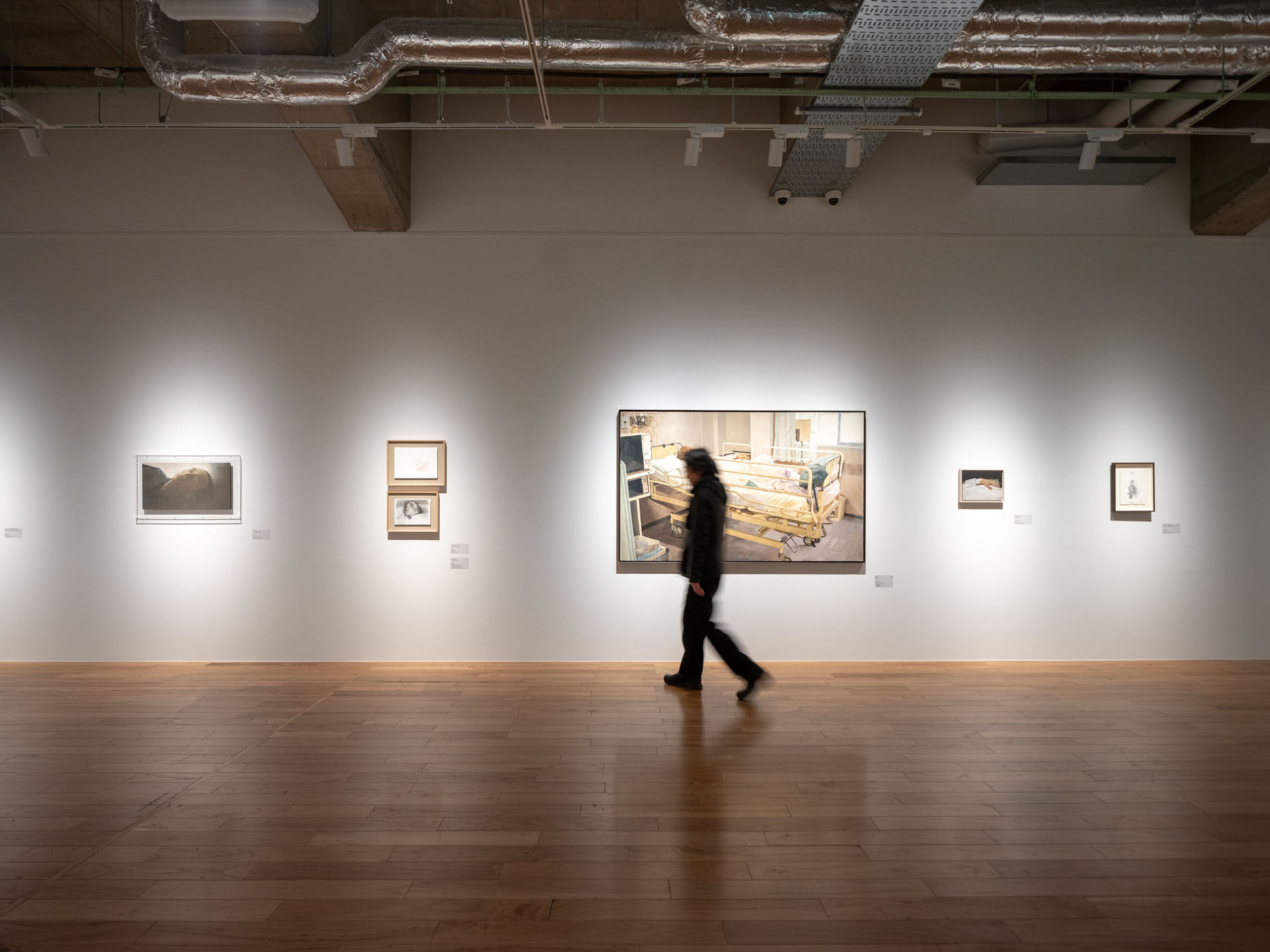 WHAT MUSEUMで開催された個展「きみはうつくしい」の会場にて